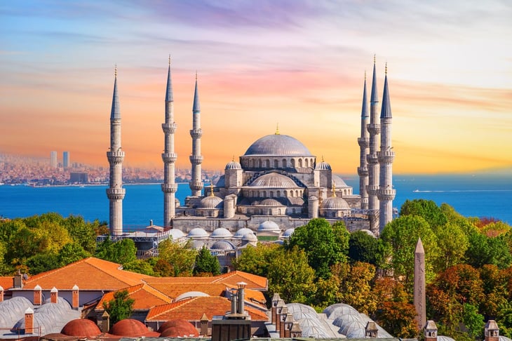la-mezquita-azul-de-estambul-uno-de-los-lugares-mas-famosos-de-turquia